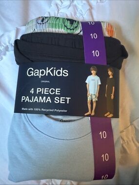 GAP Kids 4-Piece Pajama Set in Light Blue, Black, Green, Orange